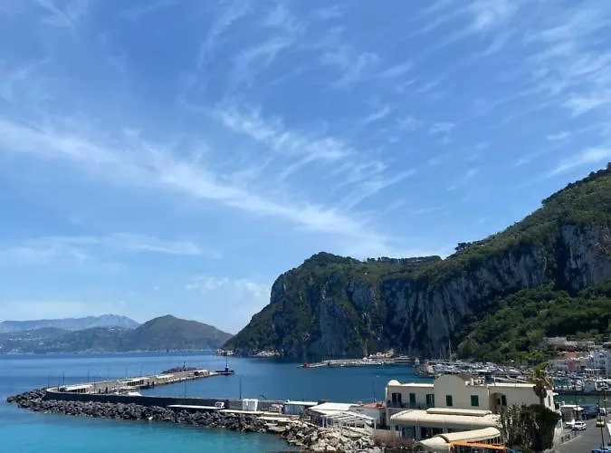 La Baia Di Napoli * Капри