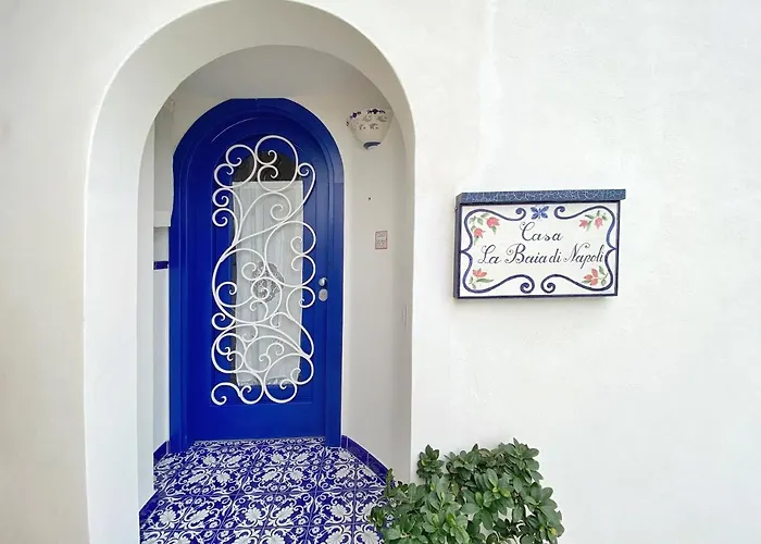 La Baia Di Napoli Капри