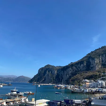 La Baia Di Napoli كابري