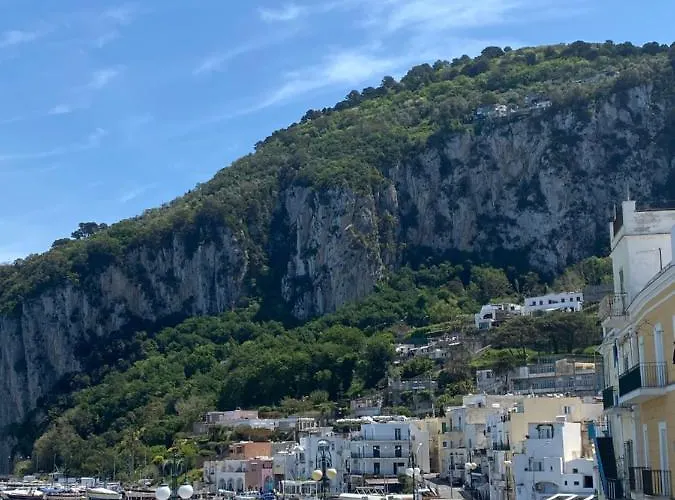 아파트 La Baia Di Napoli *